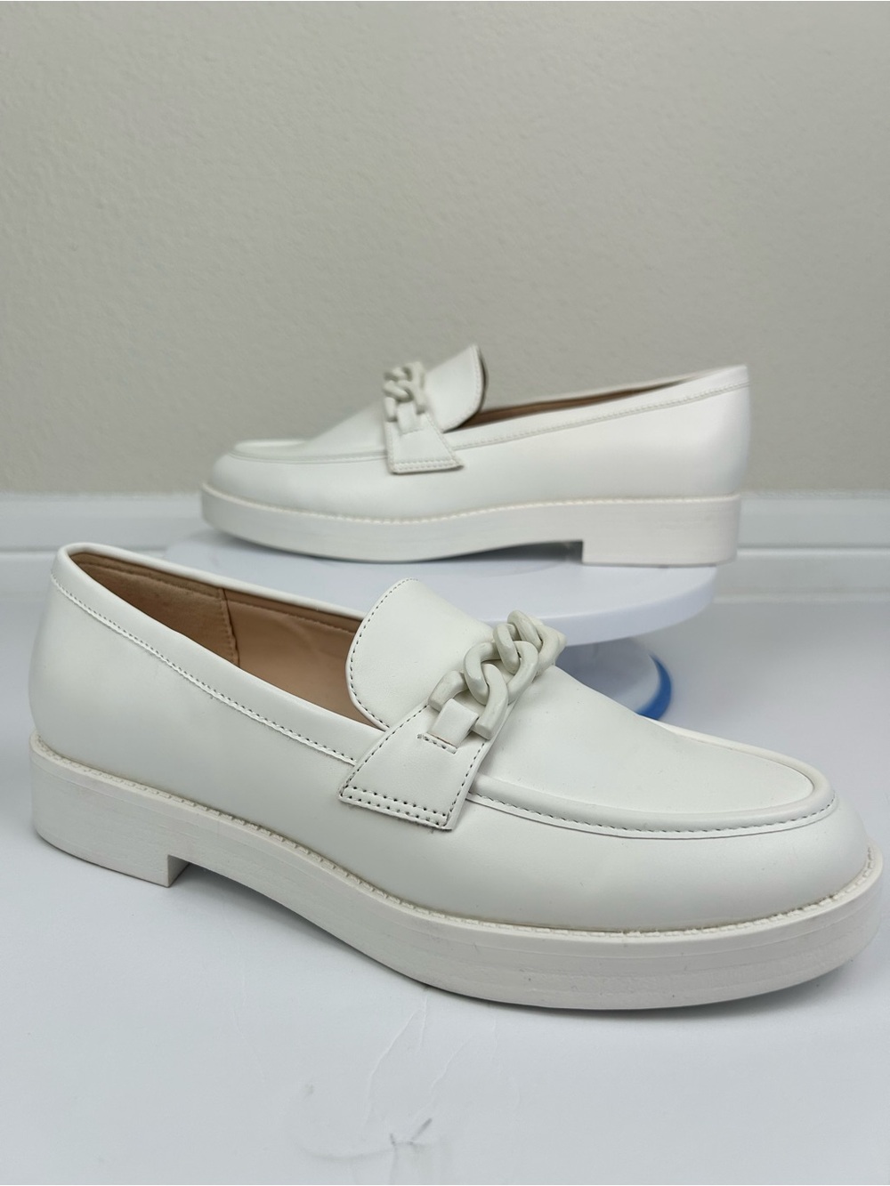 Marc Fisher Babbea Women's Loafers Size 9 White Chain Strap Almond Toe Shoes